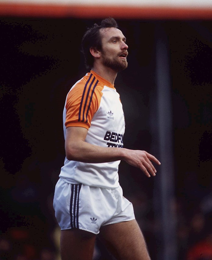 Brian Horton playing for Luton Town.