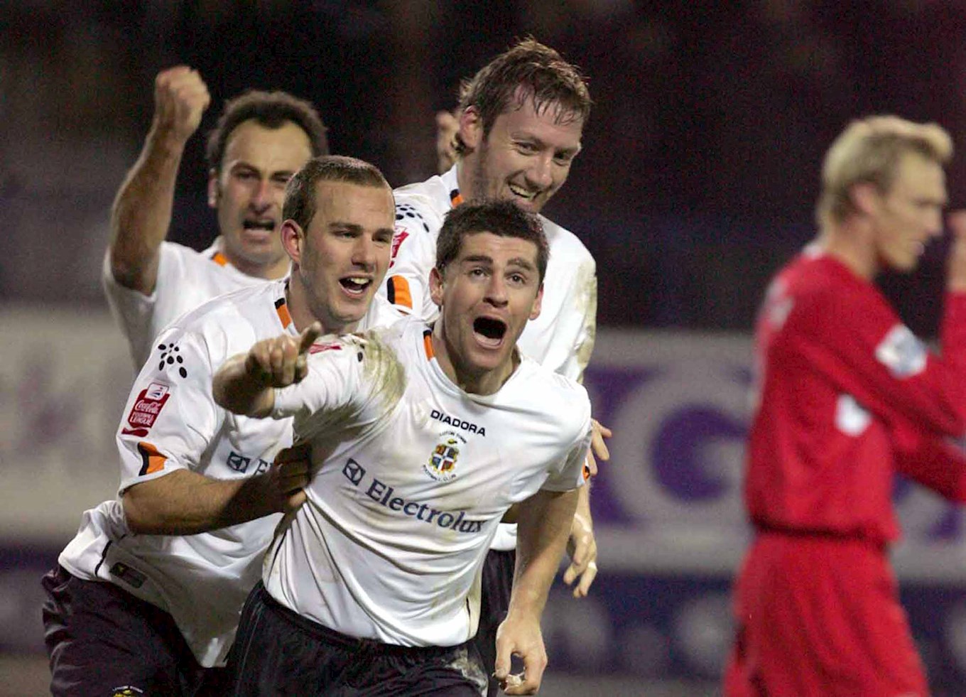 Steve Robinson celebrates his goal against Liverpool at Kenilworth Road in the FA Cup third round in January 2006.