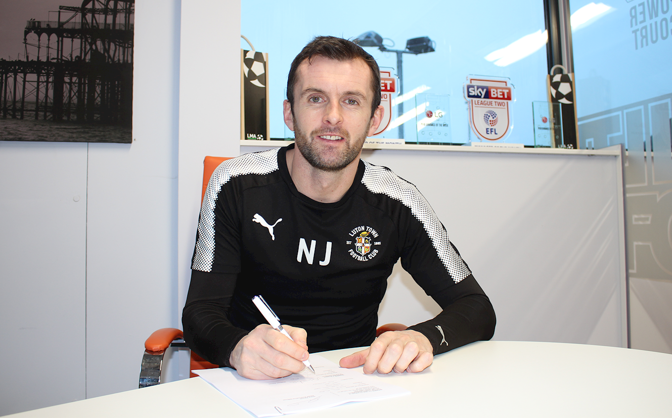 NATHAN JONES SIGNS NEW FOUR-YEAR CONTRACT WITH THE HATTERS! | News | Luton  Town FC