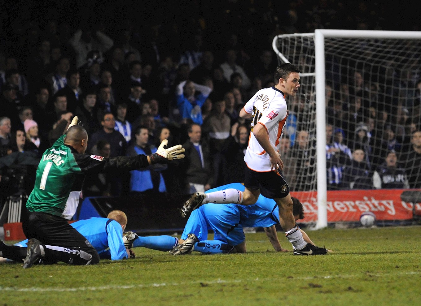 Tommy Craddock nets the Town's early goal.jpg