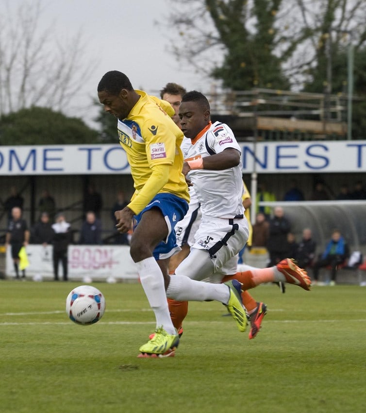 MAIN PHOTO P1210 Pelly Mpanzu looks to get a challenge in on his debut.jpg