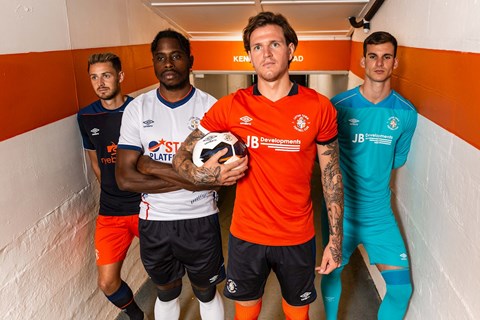 OFFICIAL REPLICA KIT FROM UMBRO